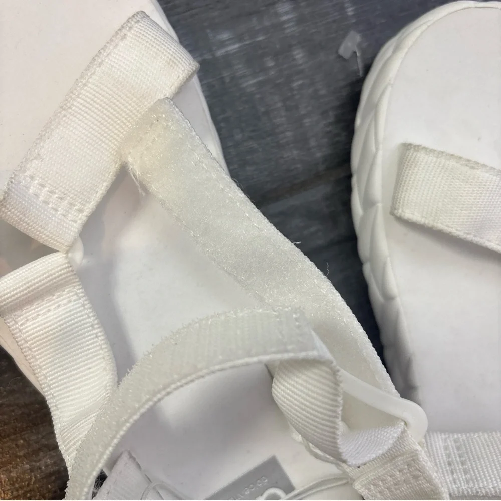 White‎ Strappy Sandals